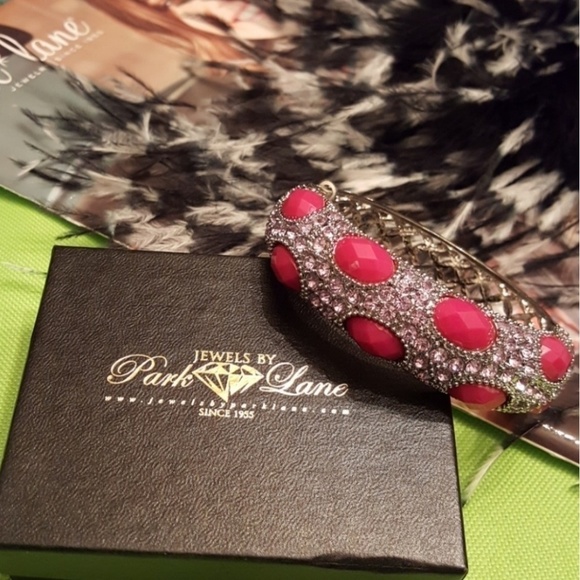 PARK Lane  bracelet LA fun. Genuine crystals. - Picture 8 of 8
